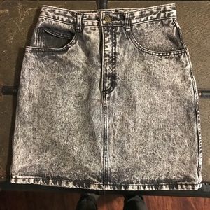 GUESS vintage black wash denim skirt✌🏽